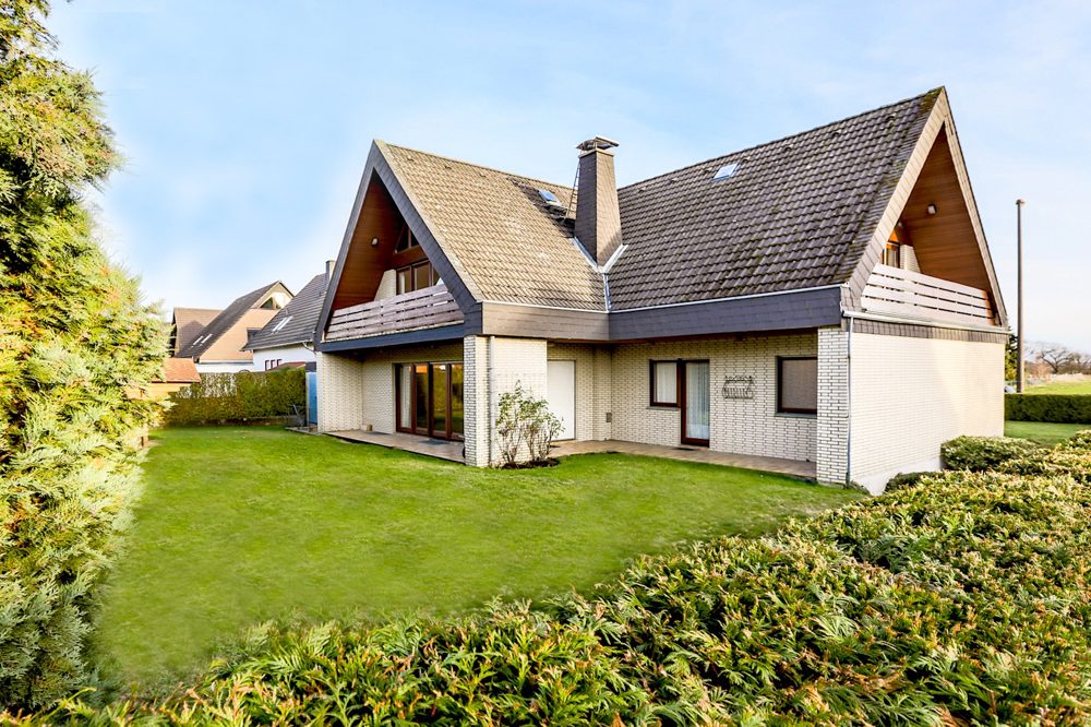 Gütelhöfer Immobilien - Immobilienangebot - Bornheim / Rösberg - Alle - *VERKAUFT!* Charmantes Zweifamilienhaus für Generationen mit Garage, Garten und 2 Balkonen