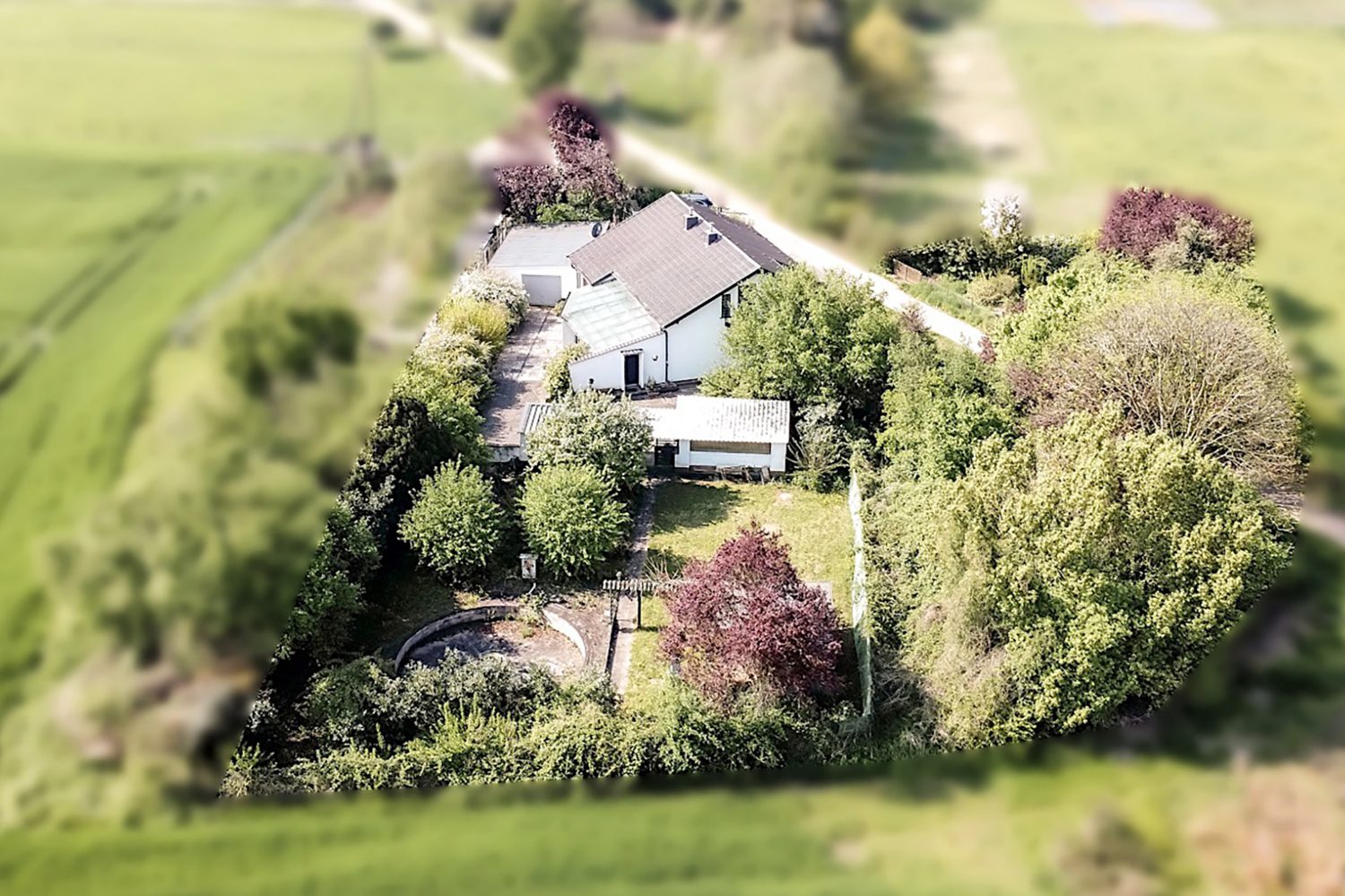 Gütelhöfer Immobilien - Immobilienangebot - Alfter - Alle - Modernisierungsbedürftiges Einfamilienhaus auf 1.827m² großen Grundstück in Alfter - Gebotsverfahren