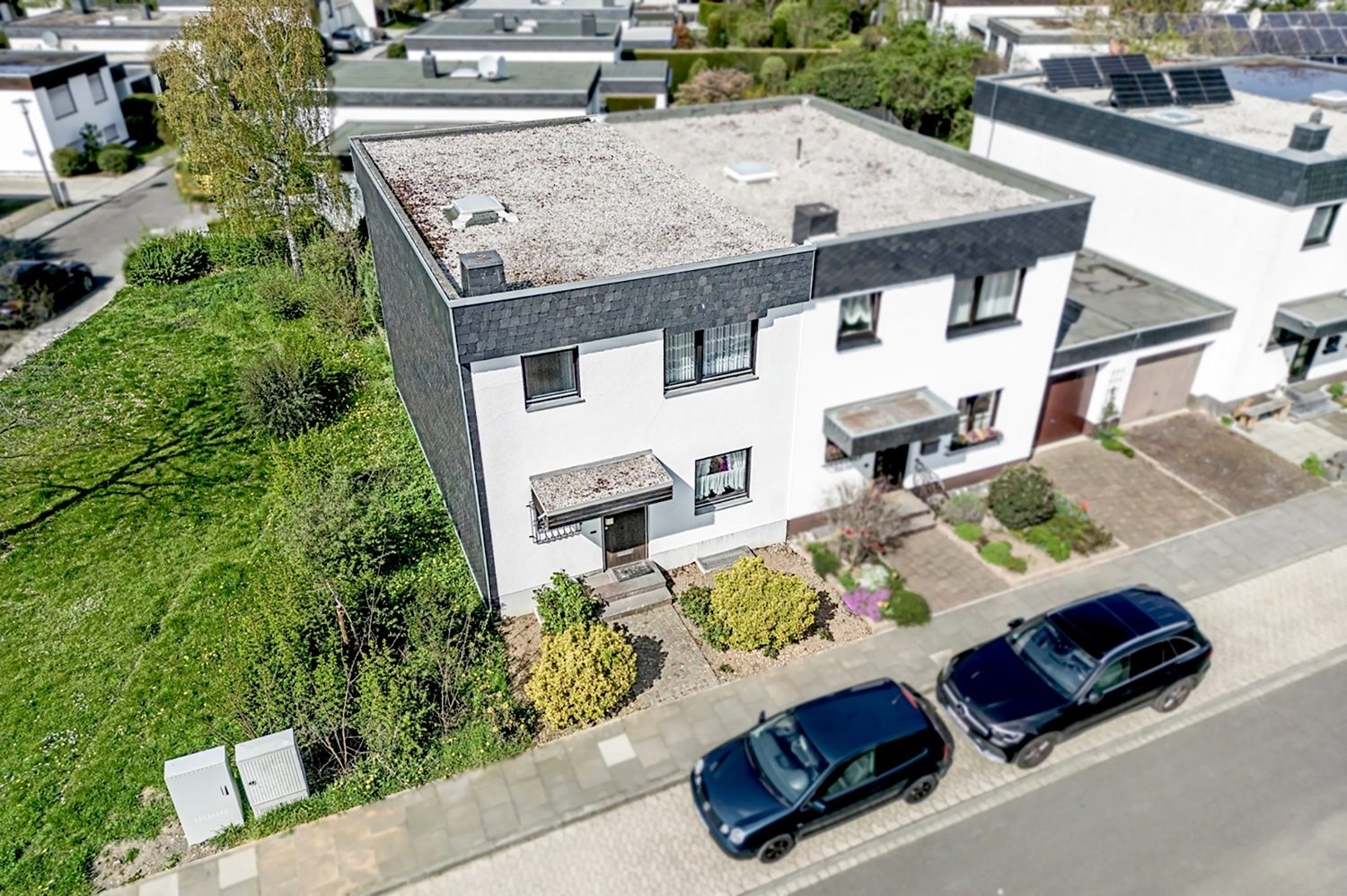Gütelhöfer Immobilien - Immobilienangebot - Rheinbach - Alle - NEUER PREIS - Ihre Chance! Schnuckelige Doppelhaushälfte mit Terrasse und Garten in zentraler Lage