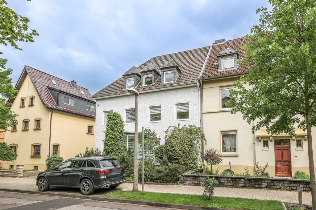 Gütelhöfer Immobilien - Immobilienangebot - Rheinbach - Alle - Wohnen und Arbeiten am Stadtpark! Investmentpaket aus vermieteter Praxis + Wohnung mit Dachterrasse