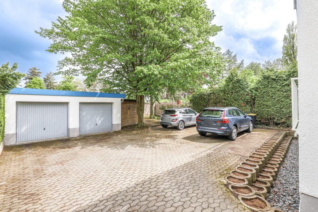Gütelhöfer Immobilien - Immobilienangebot - Rheinbach - Alle - Wohnen und Arbeiten am Stadtpark! Investmentpaket aus vermieteter Praxis + Wohnung mit Dachterrasse