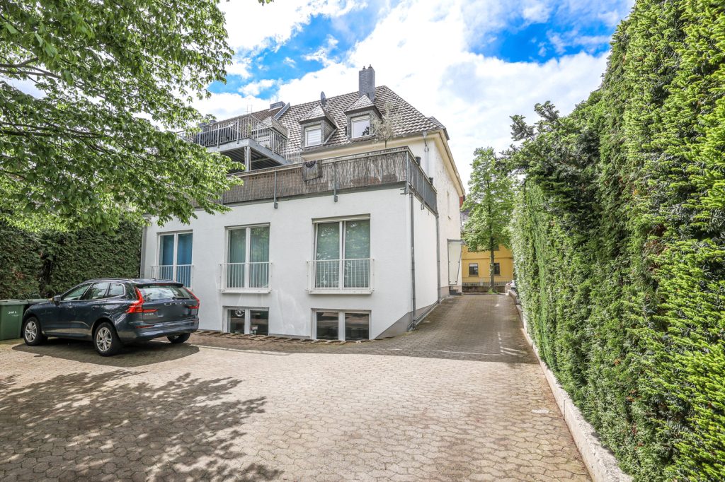 Gütelhöfer Immobilien - Immobilienangebot - Rheinbach - Alle - Wohnen und Arbeiten am Stadtpark! Investmentpaket aus vermieteter Praxis + Wohnung mit Dachterrasse