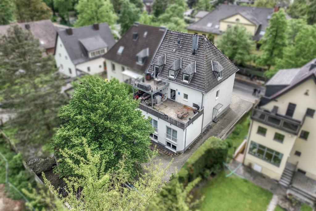 Gütelhöfer Immobilien - Immobilienangebot - Rheinbach - Alle - Wohnen und Arbeiten am Stadtpark! Investmentpaket aus vermieteter Praxis + Wohnung mit Dachterrasse