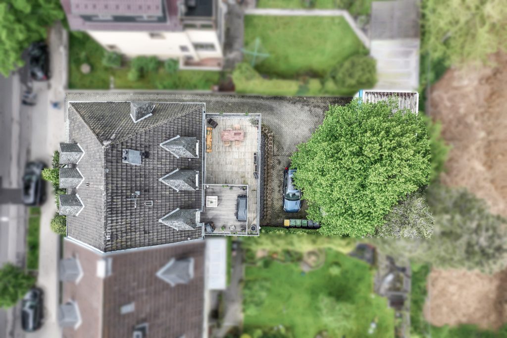 Gütelhöfer Immobilien - Immobilienangebot - Rheinbach - Alle - Wohnen und Arbeiten am Stadtpark! Investmentpaket aus vermieteter Praxis + Wohnung mit Dachterrasse