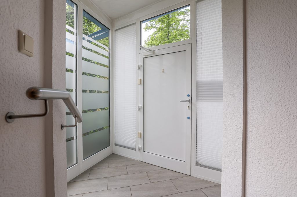 Gütelhöfer Immobilien - Immobilienangebot - Rheinbach - Alle - Wohnen und Arbeiten am Stadtpark! Investmentpaket aus vermieteter Praxis + Wohnung mit Dachterrasse