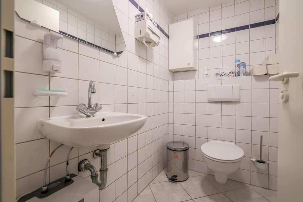 Gütelhöfer Immobilien - Immobilienangebot - Rheinbach - Alle - Wohnen und Arbeiten am Stadtpark! Investmentpaket aus vermieteter Praxis + Wohnung mit Dachterrasse