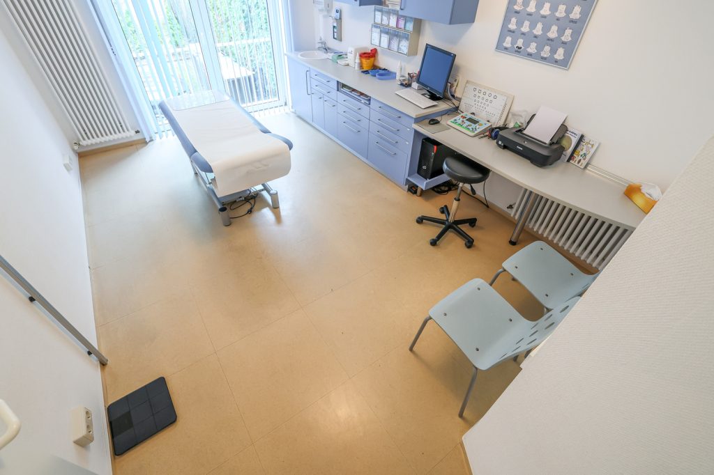 Gütelhöfer Immobilien - Immobilienangebot - Rheinbach - Alle - Wohnen und Arbeiten am Stadtpark! Investmentpaket aus vermieteter Praxis + Wohnung mit Dachterrasse