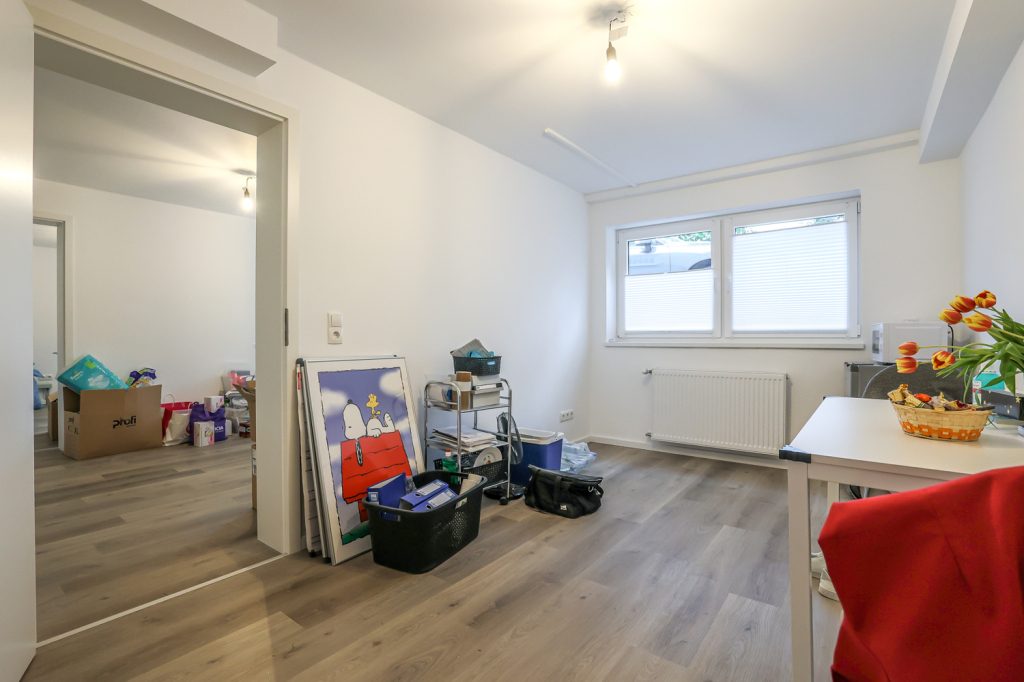 Gütelhöfer Immobilien - Immobilienangebot - Rheinbach - Alle - Wohnen und Arbeiten am Stadtpark! Investmentpaket aus vermieteter Praxis + Wohnung mit Dachterrasse
