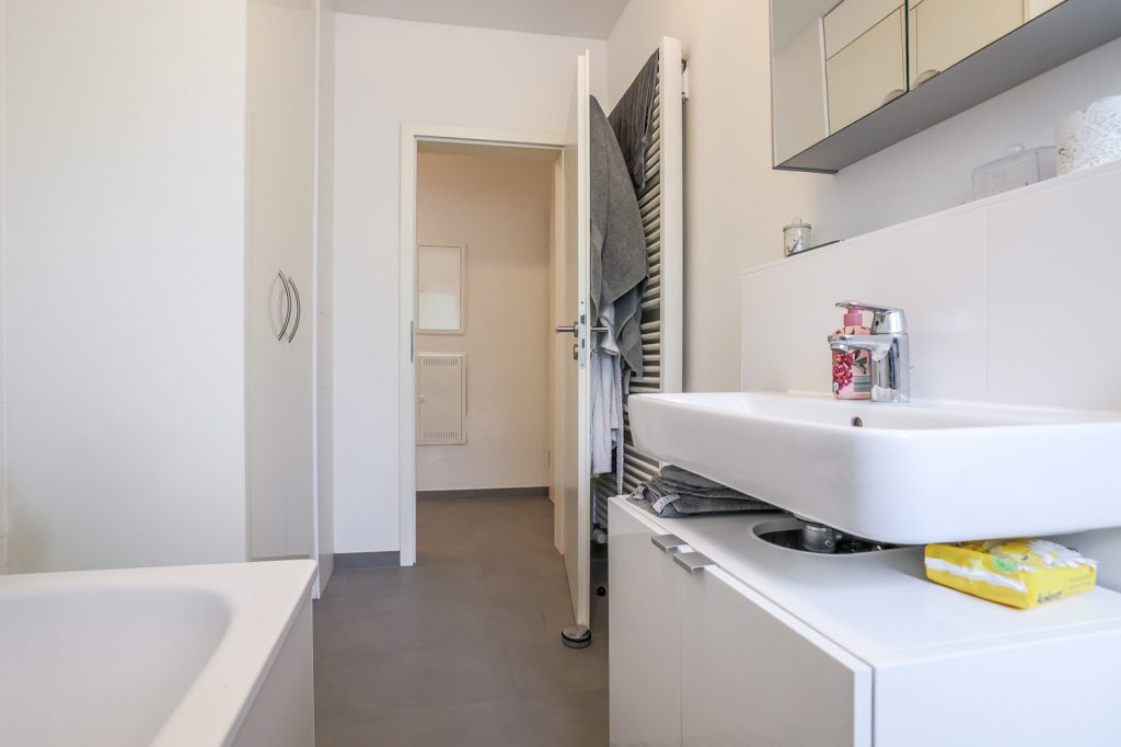 Gütelhöfer Immobilien - Immobilienangebot - Rheinbach - Alle - Wohnen und Arbeiten am Stadtpark! Investmentpaket aus vermieteter Praxis + Wohnung mit Dachterrasse