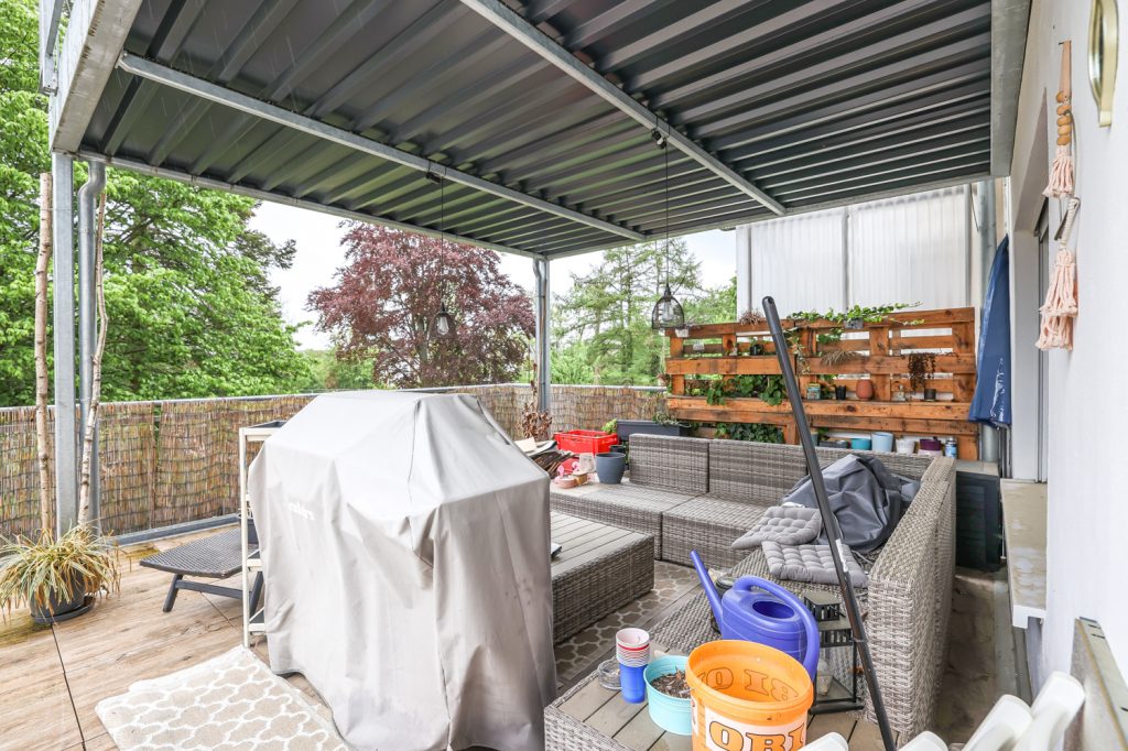 Gütelhöfer Immobilien - Immobilienangebot - Rheinbach - Alle - Wohnen und Arbeiten am Stadtpark! Investmentpaket aus vermieteter Praxis + Wohnung mit Dachterrasse