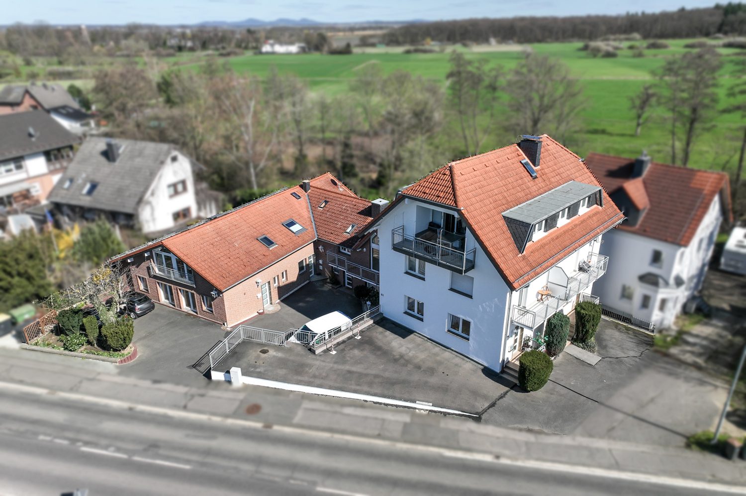 Gütelhöfer Immobilien - Immobilienangebot - Rheinbach - Alle - Großzügig und bezugsfrei! Maisonettewohnung mit Einbauküche und Kfz-Stellplatz in Rheinbach-Stadt