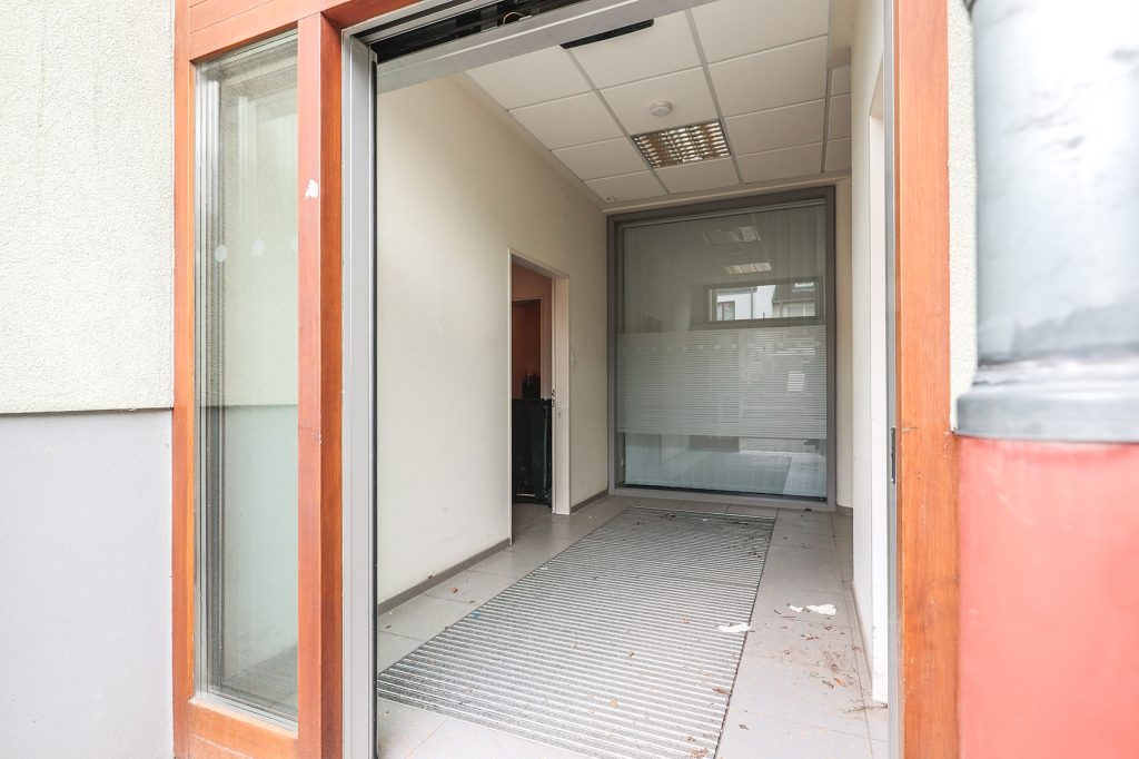 Gütelhöfer Immobilien - Immobilienangebot - Rheinbach - Alle - Ladenlokal für Filialisten in prominenter A-Lage der Rheinbacher City - mit Gestaltungsmöglichkeiten