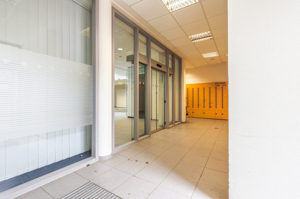 Gütelhöfer Immobilien - Immobilienangebot - Rheinbach - Alle - Ladenlokal für Filialisten in prominenter A-Lage der Rheinbacher City - mit Gestaltungsmöglichkeiten