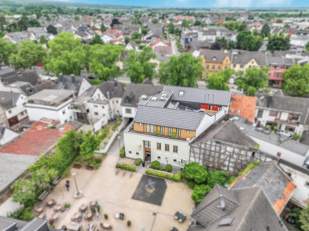 Gütelhöfer Immobilien - Immobilienangebot - Rheinbach - Alle - Ladenlokal für Filialisten in prominenter A-Lage der Rheinbacher City - mit Gestaltungsmöglichkeiten