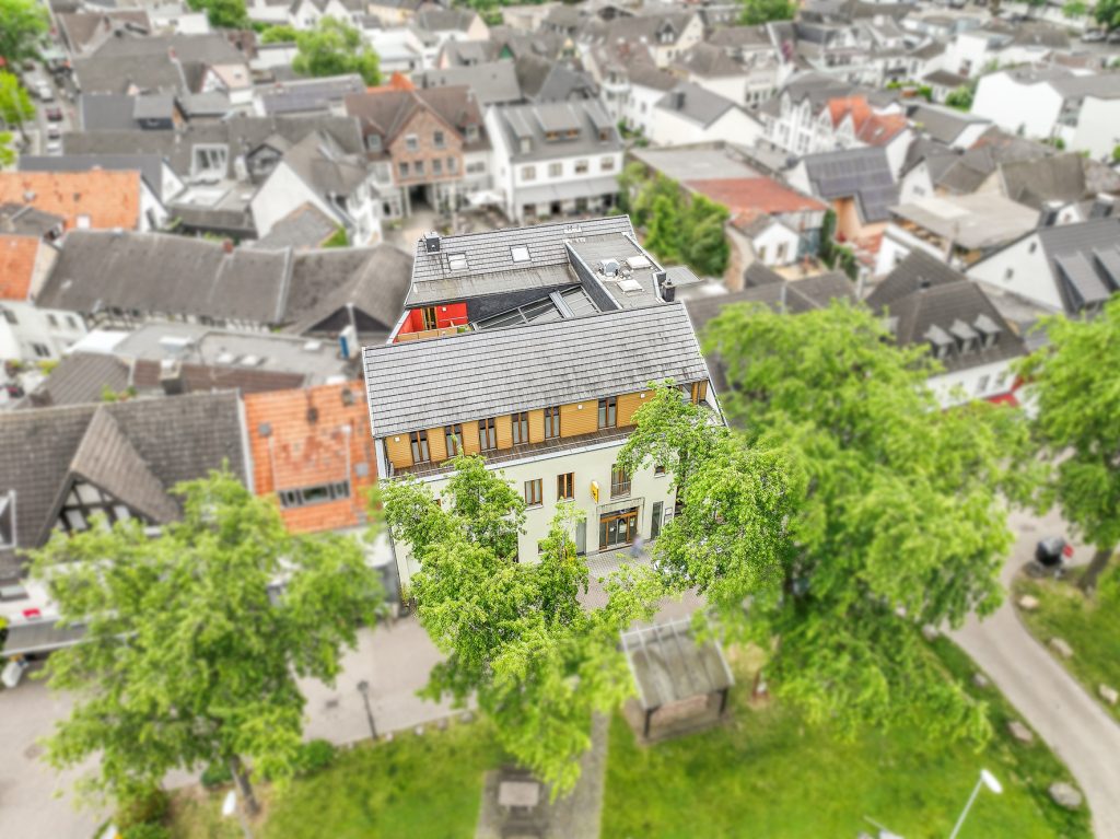 Gütelhöfer Immobilien - Immobilienangebot - Rheinbach - Alle - Ladenlokal für Filialisten in prominenter A-Lage der Rheinbacher City - mit Gestaltungsmöglichkeiten