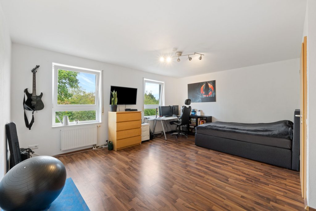 Gütelhöfer Immobilien - Immobilienangebot - Bonn / Tannenbusch - Alle - Junges Reihenmittelhaus mit Garten, Einbauküche und Kfz-Stellplatz in begehrter Lage von Tannenbusch