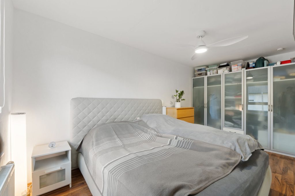 Gütelhöfer Immobilien - Immobilienangebot - Bonn / Tannenbusch - Alle - Junges Reihenmittelhaus mit Garten, Einbauküche und Kfz-Stellplatz in begehrter Lage von Tannenbusch