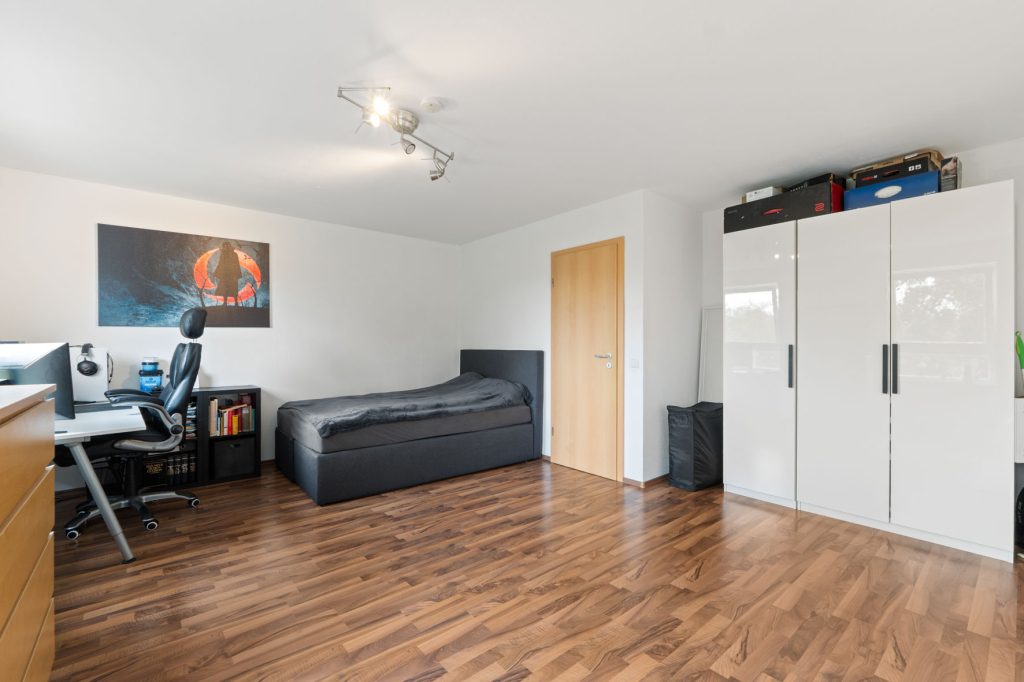Gütelhöfer Immobilien - Immobilienangebot - Bonn / Tannenbusch - Alle - Junges Reihenmittelhaus mit Garten, Einbauküche und Kfz-Stellplatz in begehrter Lage von Tannenbusch