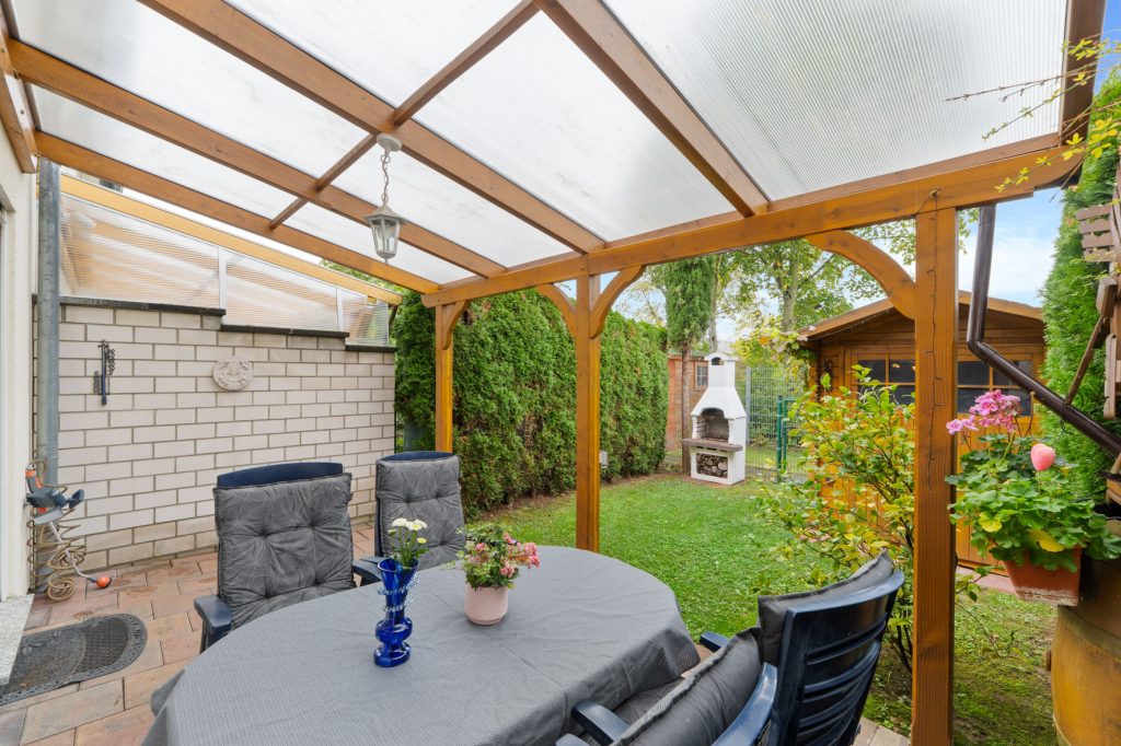 Gütelhöfer Immobilien - Immobilienangebot - Bonn / Tannenbusch - Alle - Junges Reihenmittelhaus mit Garten, Einbauküche und Kfz-Stellplatz in begehrter Lage von Tannenbusch