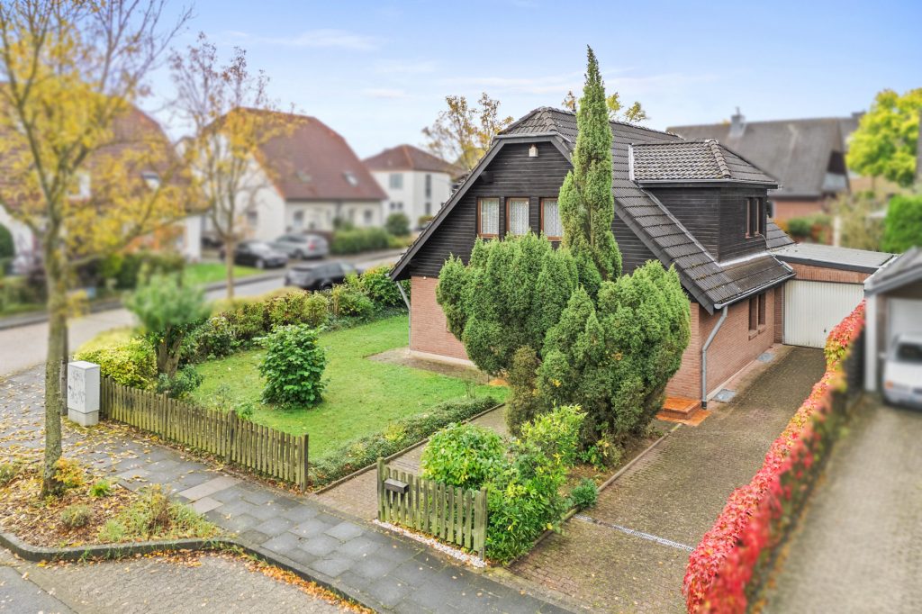 Gütelhöfer Immobilien - Immobilienangebot - Rheinbach / Wormersdorf - Alle - Freistehender Familientraum mit Galerie, Garage, Lüftungssystem und offenem Kamin in Wormersdorf