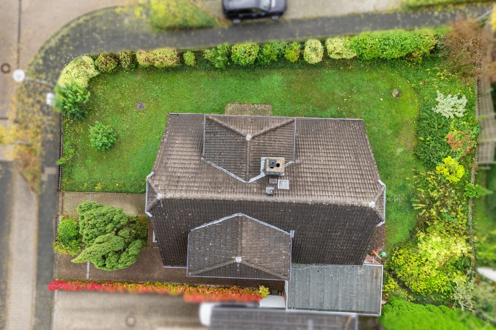 Gütelhöfer Immobilien - Immobilienangebot - Rheinbach / Wormersdorf - Alle - Freistehender Familientraum mit Galerie, Garage, Lüftungssystem und offenem Kamin in Wormersdorf