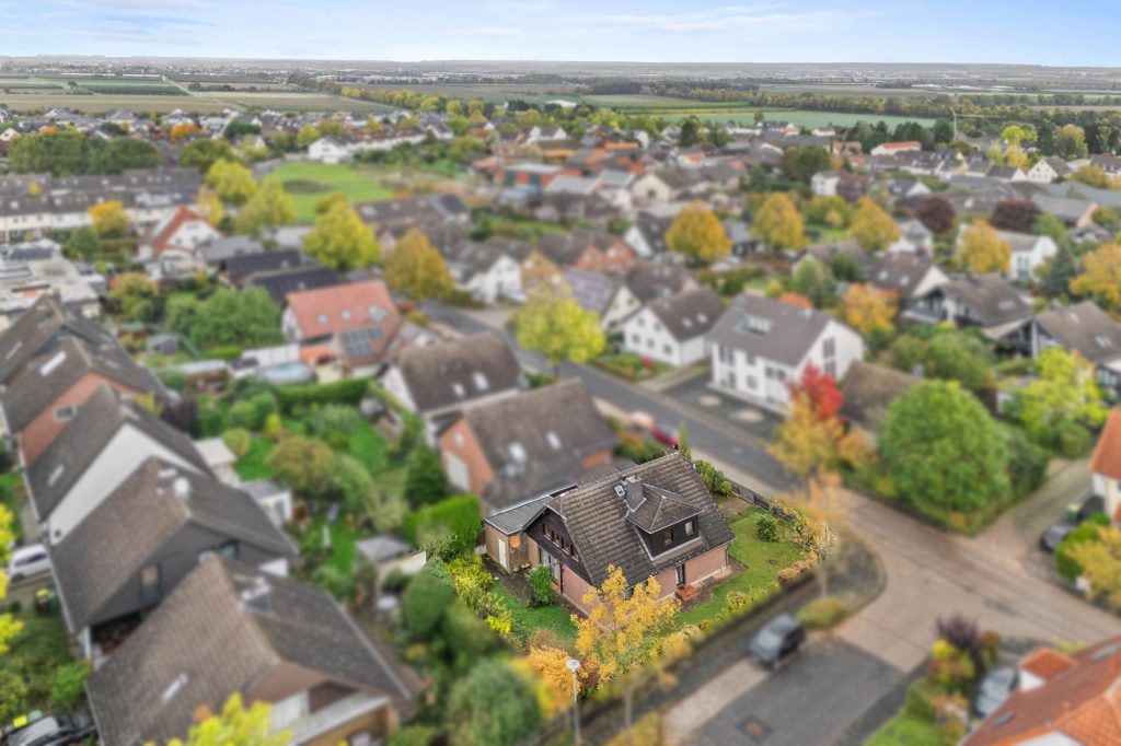 Gütelhöfer Immobilien - Immobilienangebot - Rheinbach / Wormersdorf - Alle - Freistehender Familientraum mit Galerie, Garage, Lüftungssystem und offenem Kamin in Wormersdorf