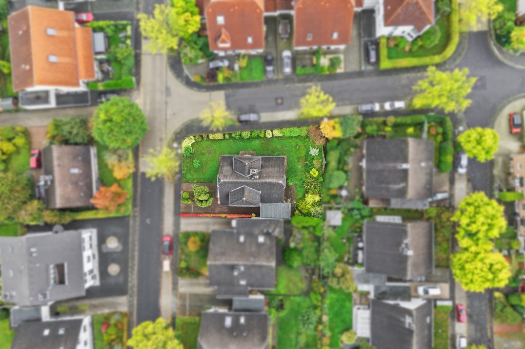 Gütelhöfer Immobilien - Immobilienangebot - Rheinbach / Wormersdorf - Alle - Freistehender Familientraum mit Galerie, Garage, Lüftungssystem und offenem Kamin in Wormersdorf