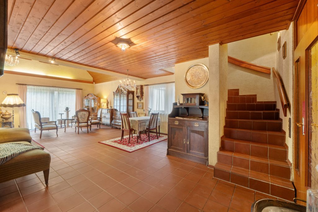 Gütelhöfer Immobilien - Immobilienangebot - Rheinbach / Wormersdorf - Alle - Freistehender Familientraum mit Galerie, Garage, Lüftungssystem und offenem Kamin in Wormersdorf