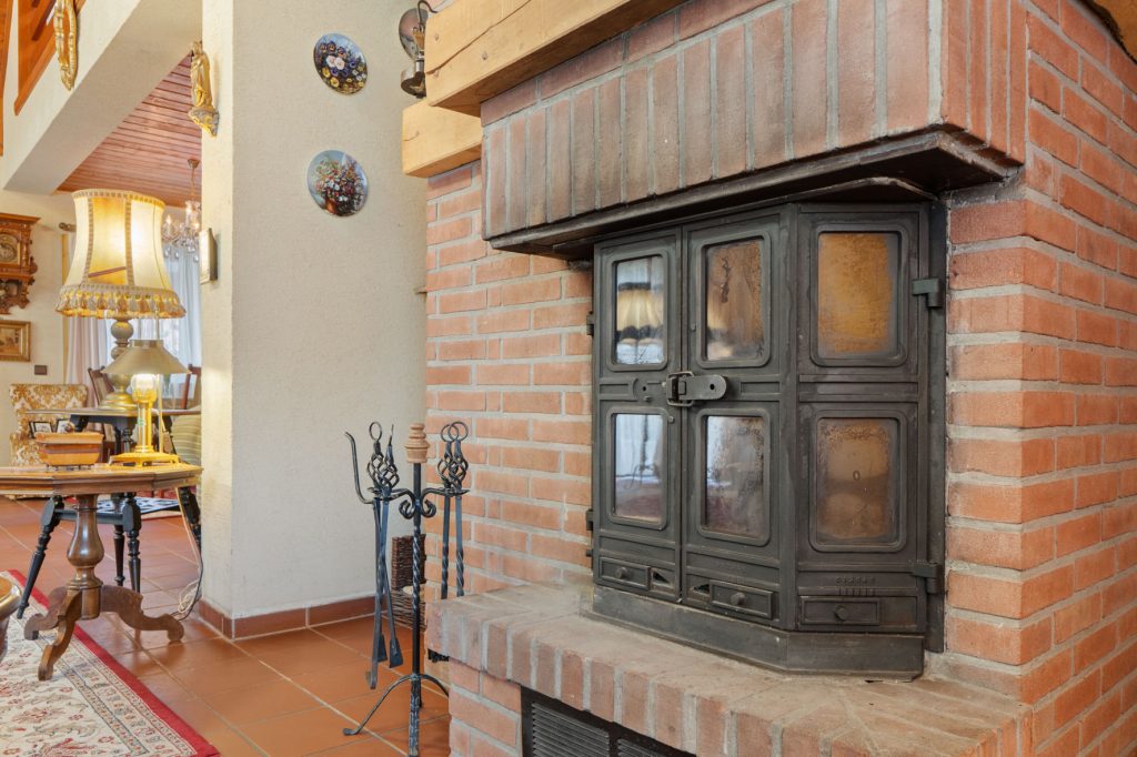 Gütelhöfer Immobilien - Immobilienangebot - Rheinbach / Wormersdorf - Alle - Freistehender Familientraum mit Galerie, Garage, Lüftungssystem und offenem Kamin in Wormersdorf