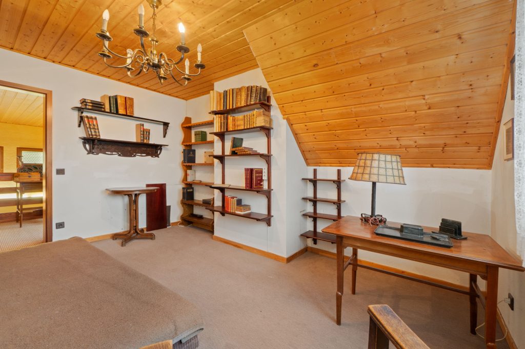 Gütelhöfer Immobilien - Immobilienangebot - Rheinbach / Wormersdorf - Alle - Freistehender Familientraum mit Galerie, Garage, Lüftungssystem und offenem Kamin in Wormersdorf
