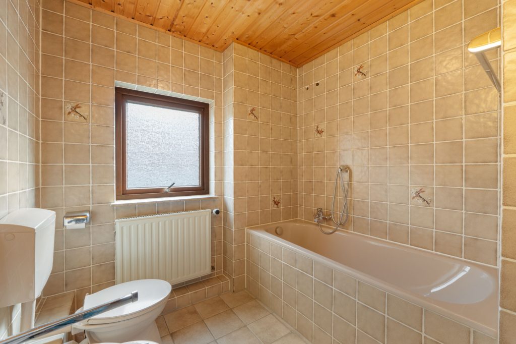 Gütelhöfer Immobilien - Immobilienangebot - Rheinbach / Wormersdorf - Alle - Freistehender Familientraum mit Galerie, Garage, Lüftungssystem und offenem Kamin in Wormersdorf