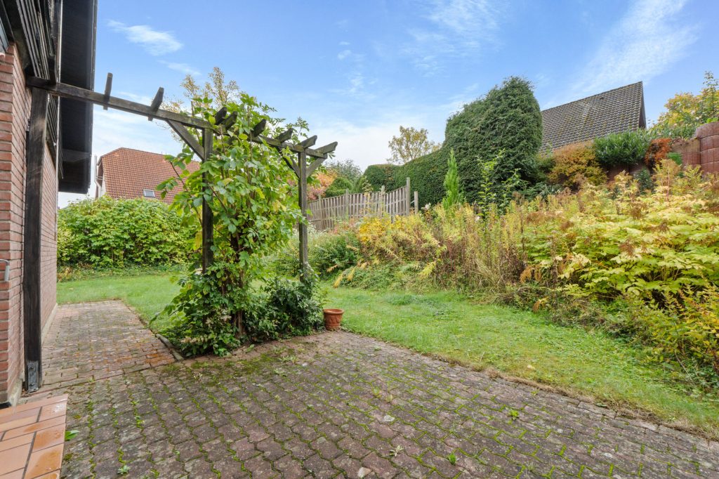 Gütelhöfer Immobilien - Immobilienangebot - Rheinbach / Wormersdorf - Alle - Freistehender Familientraum mit Galerie, Garage, Lüftungssystem und offenem Kamin in Wormersdorf