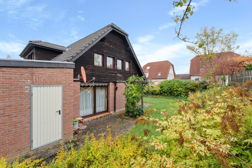 Gütelhöfer Immobilien - Immobilienangebot - Rheinbach / Wormersdorf - Alle - Freistehender Familientraum mit Galerie, Garage, Lüftungssystem und offenem Kamin in Wormersdorf
