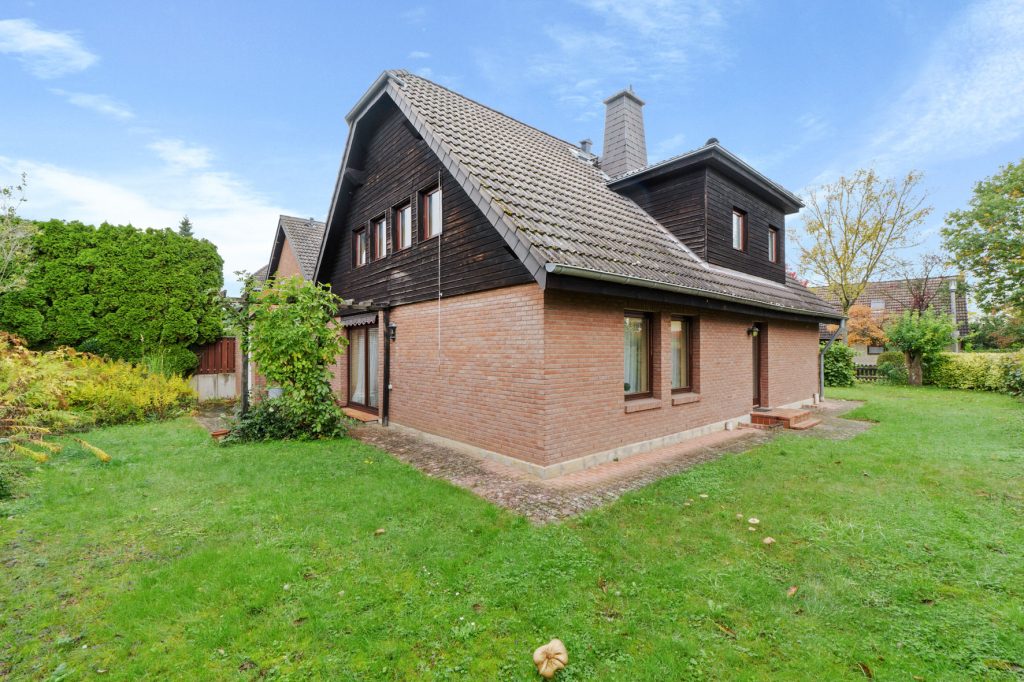 Gütelhöfer Immobilien - Immobilienangebot - Rheinbach / Wormersdorf - Alle - Freistehender Familientraum mit Galerie, Garage, Lüftungssystem und offenem Kamin in Wormersdorf