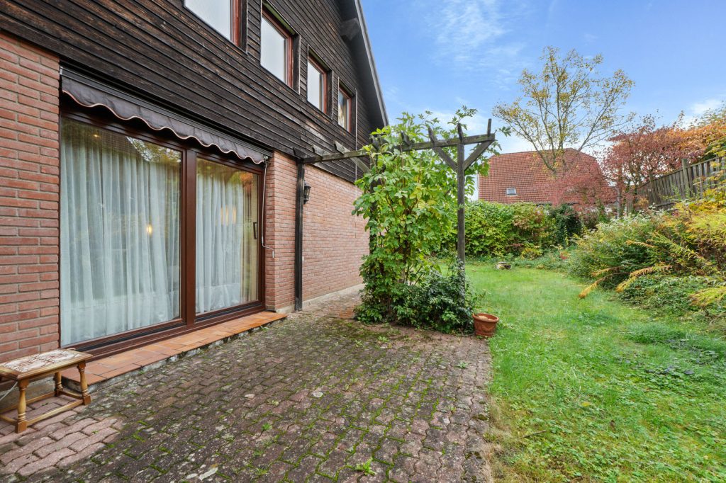 Gütelhöfer Immobilien - Immobilienangebot - Rheinbach / Wormersdorf - Alle - Freistehender Familientraum mit Galerie, Garage, Lüftungssystem und offenem Kamin in Wormersdorf