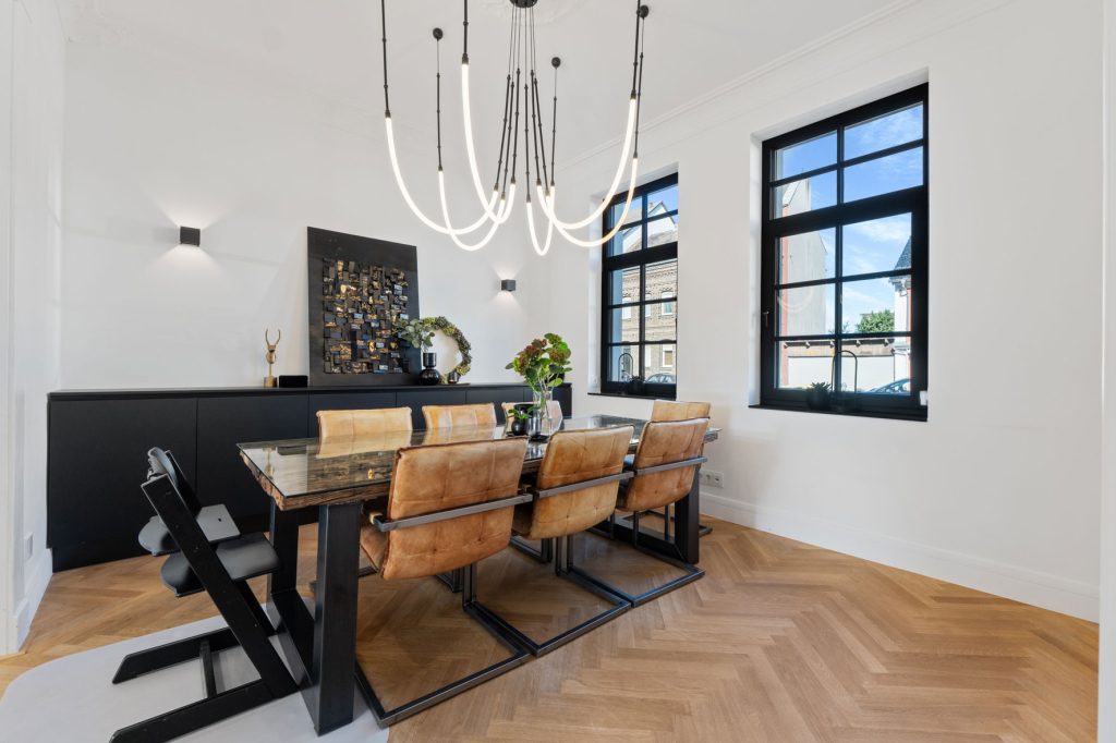 Gütelhöfer Immobilien - Immobilienangebot - Euskirchen - Alle - Ein Juwel im Stadtkern! Hochwertig sanierte Jugendstilvilla mit Außenpool und vielen Möglichkeiten