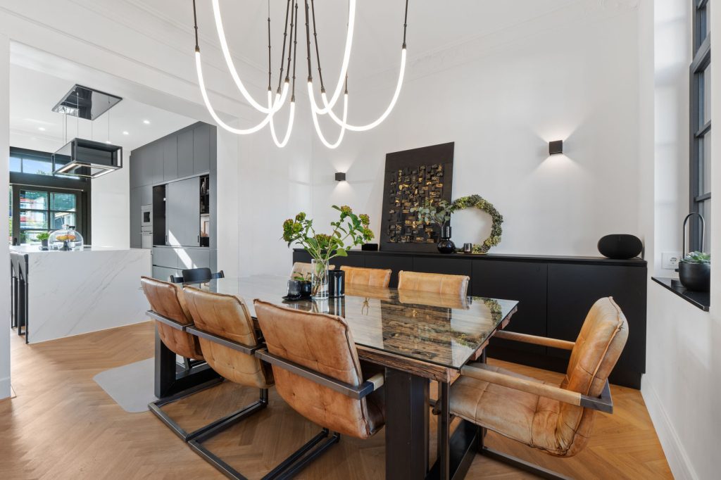Gütelhöfer Immobilien - Immobilienangebot - Euskirchen - Alle - Ein Juwel im Stadtkern! Hochwertig sanierte Jugendstilvilla mit Außenpool und vielen Möglichkeiten