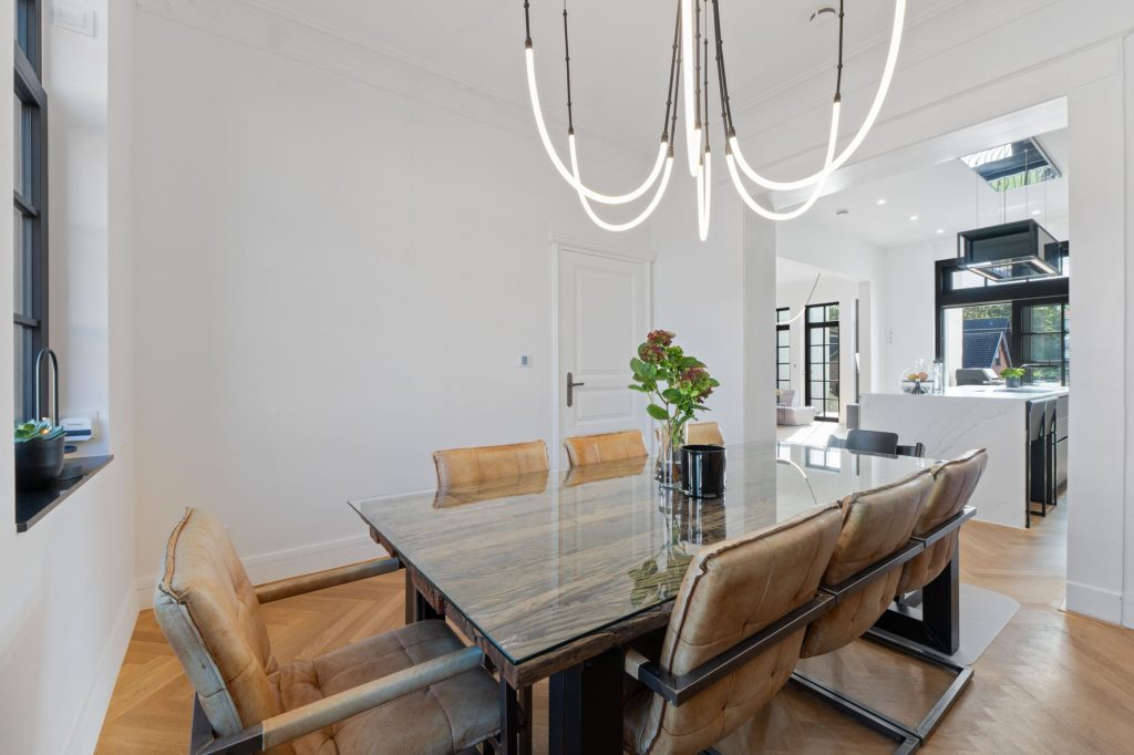 Gütelhöfer Immobilien - Immobilienangebot - Euskirchen - Alle - Ein Juwel im Stadtkern! Hochwertig sanierte Jugendstilvilla mit Außenpool und vielen Möglichkeiten