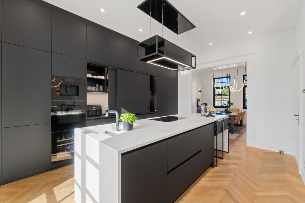 Gütelhöfer Immobilien - Immobilienangebot - Euskirchen - Alle - Ein Juwel im Stadtkern! Hochwertig sanierte Jugendstilvilla mit Außenpool und vielen Möglichkeiten
