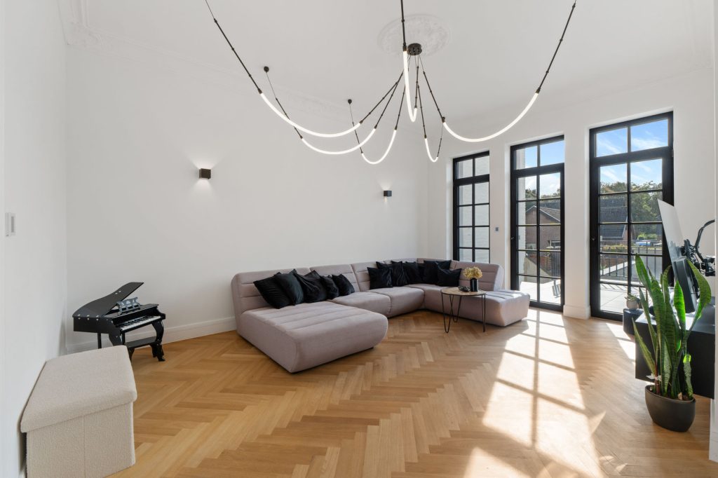 Gütelhöfer Immobilien - Immobilienangebot - Euskirchen - Alle - Ein Juwel im Stadtkern! Hochwertig sanierte Jugendstilvilla mit Außenpool und vielen Möglichkeiten