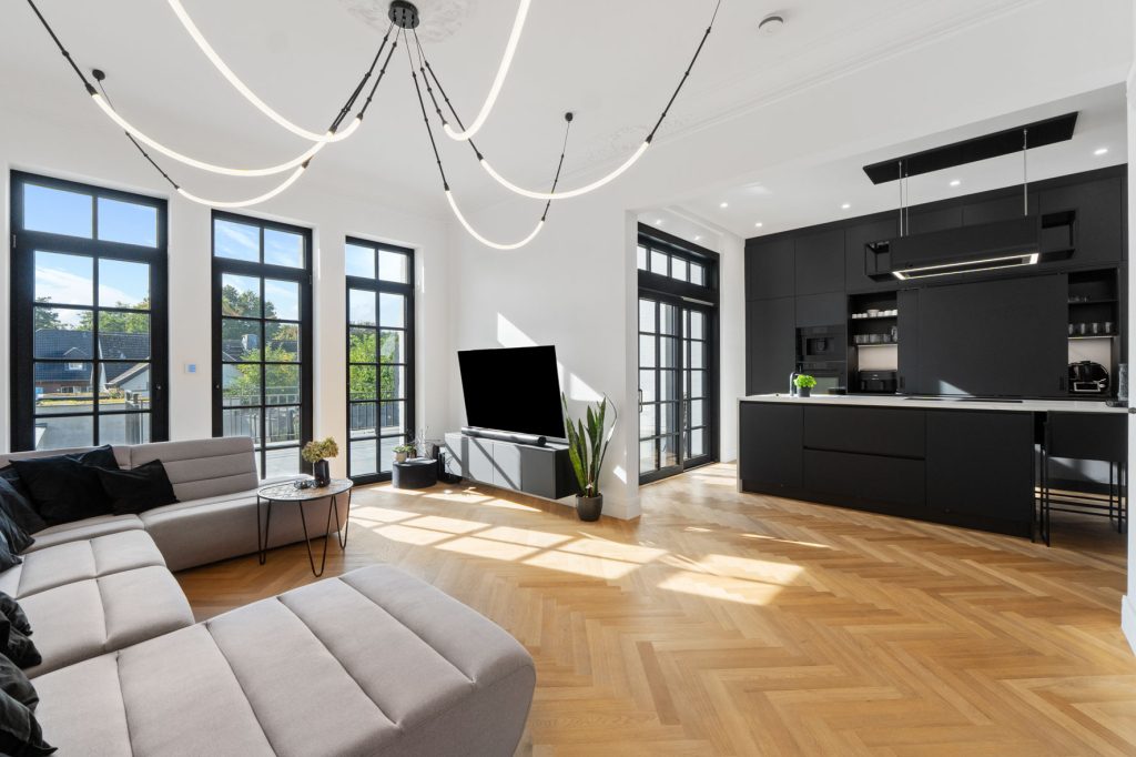 Gütelhöfer Immobilien - Immobilienangebot - Euskirchen - Alle - Ein Juwel im Stadtkern! Hochwertig sanierte Jugendstilvilla mit Außenpool und vielen Möglichkeiten