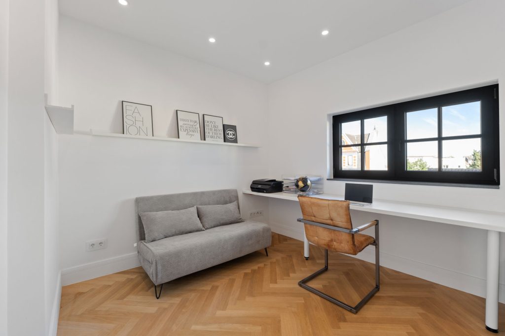 Gütelhöfer Immobilien - Immobilienangebot - Euskirchen - Alle - Ein Juwel im Stadtkern! Hochwertig sanierte Jugendstilvilla mit Außenpool und vielen Möglichkeiten