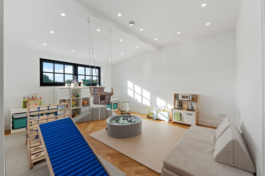 Gütelhöfer Immobilien - Immobilienangebot - Euskirchen - Alle - Ein Juwel im Stadtkern! Hochwertig sanierte Jugendstilvilla mit Außenpool und vielen Möglichkeiten