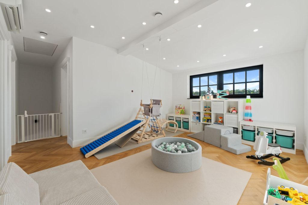 Gütelhöfer Immobilien - Immobilienangebot - Euskirchen - Alle - Ein Juwel im Stadtkern! Hochwertig sanierte Jugendstilvilla mit Außenpool und vielen Möglichkeiten