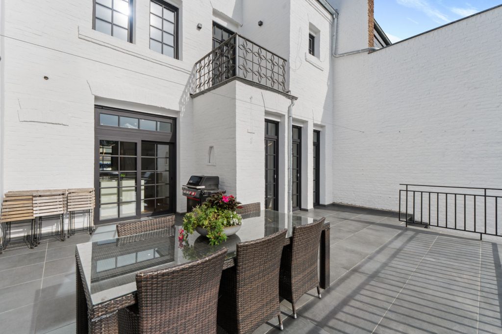 Gütelhöfer Immobilien - Immobilienangebot - Euskirchen - Alle - Ein Juwel im Stadtkern! Hochwertig sanierte Jugendstilvilla mit Außenpool und vielen Möglichkeiten