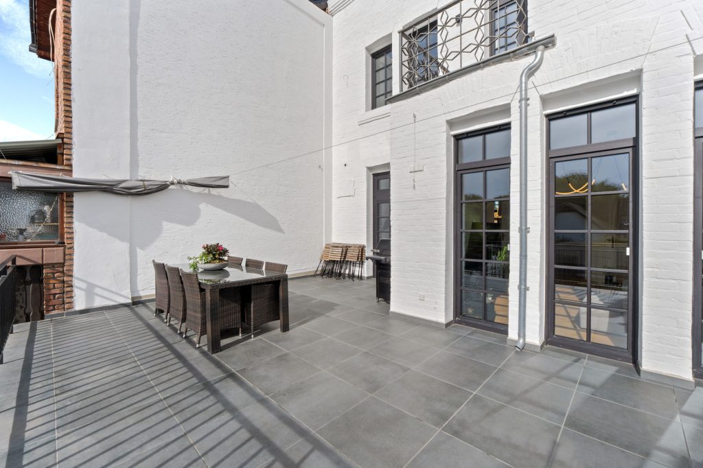 Gütelhöfer Immobilien - Immobilienangebot - Euskirchen - Alle - Ein Juwel im Stadtkern! Hochwertig sanierte Jugendstilvilla mit Außenpool und vielen Möglichkeiten