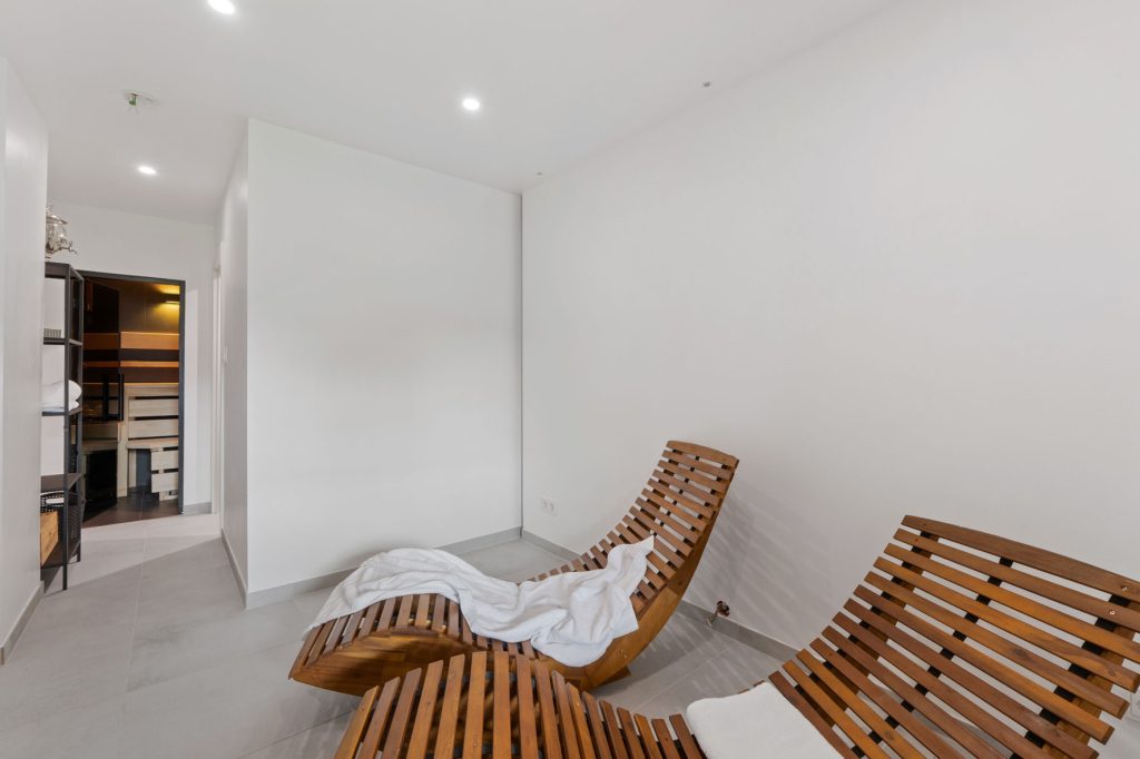 Gütelhöfer Immobilien - Immobilienangebot - Euskirchen - Alle - Ein Juwel im Stadtkern! Hochwertig sanierte Jugendstilvilla mit Außenpool und vielen Möglichkeiten