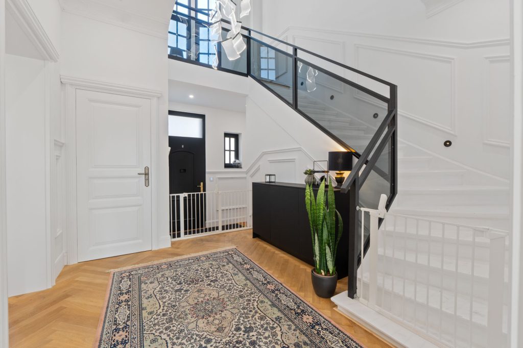 Gütelhöfer Immobilien - Immobilienangebot - Euskirchen - Alle - Ein Juwel im Stadtkern! Hochwertig sanierte Jugendstilvilla mit Außenpool und vielen Möglichkeiten