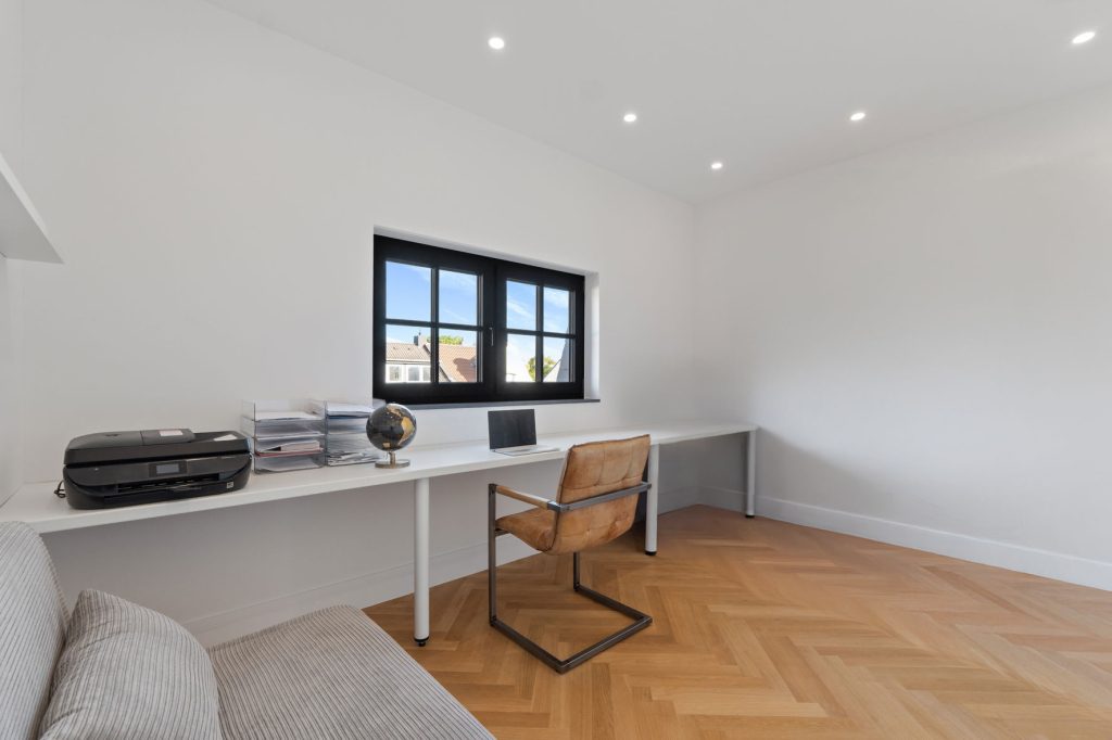 Gütelhöfer Immobilien - Immobilienangebot - Euskirchen - Alle - Ein Juwel im Stadtkern! Hochwertig sanierte Jugendstilvilla mit Außenpool und vielen Möglichkeiten