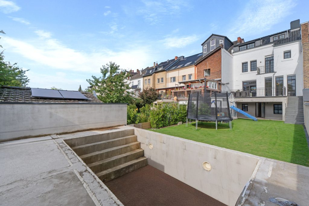 Gütelhöfer Immobilien - Immobilienangebot - Euskirchen - Alle - Ein Juwel im Stadtkern! Hochwertig sanierte Jugendstilvilla mit Außenpool und vielen Möglichkeiten